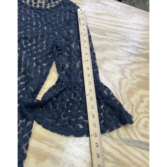Simply Noelle Black Open Lace Crochet Bell Sleeves Size L/XL Whimsygoth Fairy - Picture 11 of 11